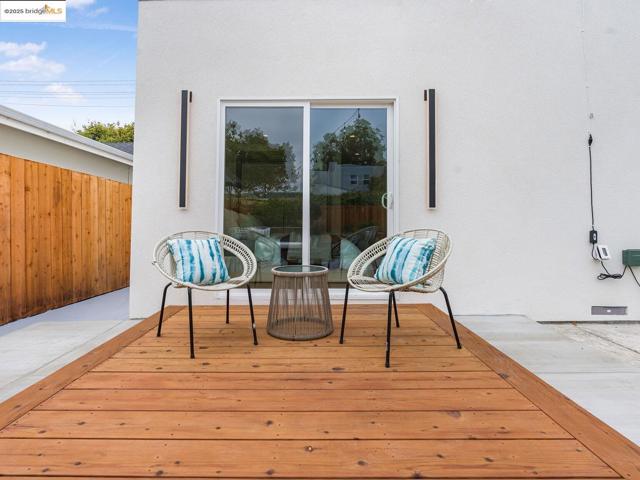 1415 10Th St, Berkeley CA: https://media.crmls.org/mediaz/a4ace8e7-754e-4871-9eb7-781349946129.jpg