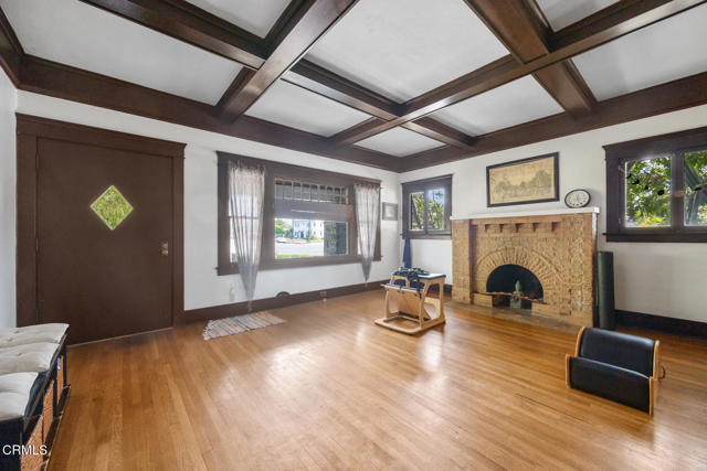 Detail Gallery Image 5 of 39 For 2400 W Main St, Alhambra,  CA 91801 - 3 Beds | 1/1 Baths