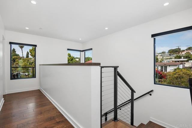 731 Valley Avenue, Solana Beach CA: https://media.crmls.org/mediaz/a4ade883-ce71-42fe-b00c-fb0a9b98f9d0.jpg