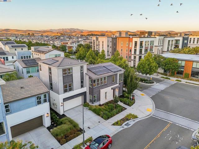 5789 Nugget Way, Dublin CA: https://media.crmls.org/mediaz/a4ae302d-2861-4445-9d18-e2369431e9d2.jpg