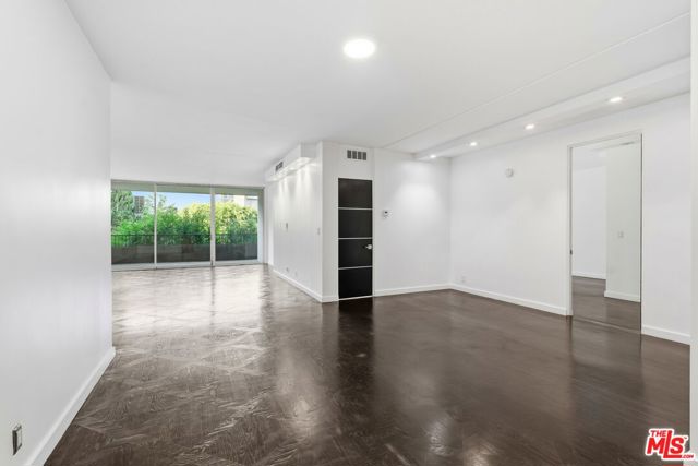 1100 Alta Loma Road, West Hollywood CA: https://media.crmls.org/mediaz/a4ae40f1-423a-411d-aef1-cd6bdee1d199.jpg
