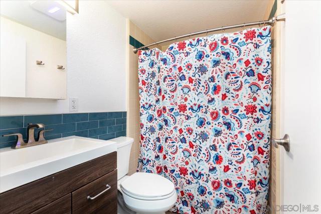 2103 Sunnyside Ave, El Cajon CA: https://media.crmls.org/mediaz/a4af66e3-5b50-4924-a80d-c0759f9096c2.jpg