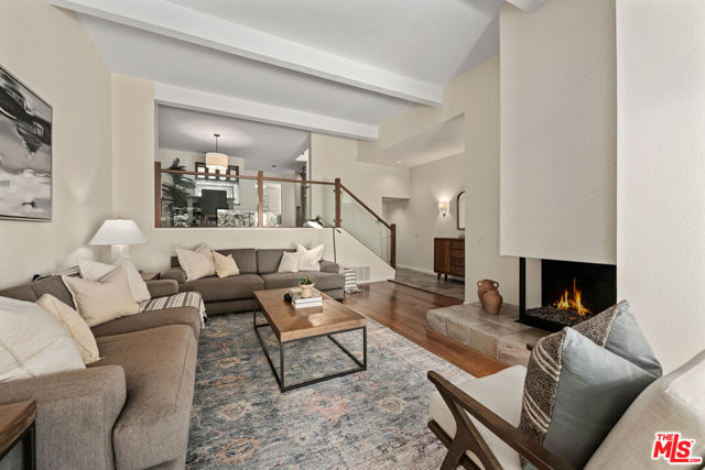 1553 Michael Lane, Pacific Palisades CA: https://media.crmls.org/mediaz/a4afc295-1ed4-48a9-8c51-383986a03a66.jpg
