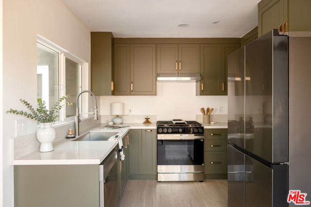 1336 Armadale Avenue, Los Angeles CA: https://media.crmls.org/mediaz/a4b000bd-3f43-4d39-92ae-a7bc6fb90d8d.jpg