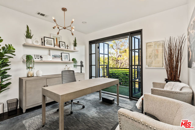 3159 Thatcher Avenue, Marina del Rey CA: https://media.crmls.org/mediaz/a4b05f2d-27b5-4214-84dd-60e7429a5f0a.jpg