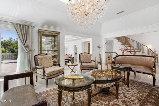 848 Greenridge Drive, La Canada Flintridge CA: https://media.crmls.org/mediaz/a4b0de99-0750-4553-adf5-d10ab5475093.jpg