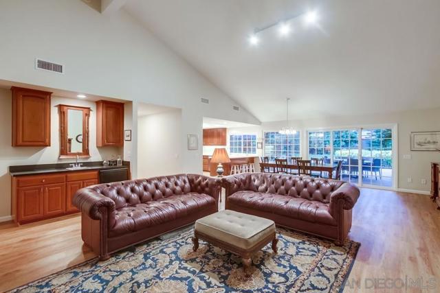 16657 Valle Verde Rd, Poway CA: https://media.crmls.org/mediaz/a4b1e7cf-dac3-4b00-85d2-6d3c9a6df293.jpg