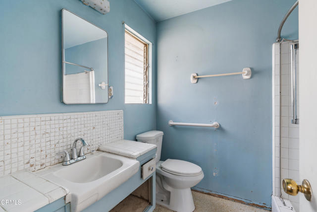 Detail Gallery Image 6 of 9 For 8731 Lucia Pl, Sun Valley,  CA 91352 - 3 Beds | 2 Baths