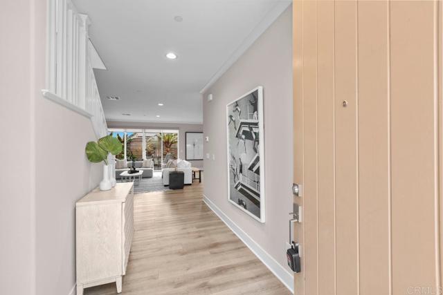 13403 Hudson Ln, San Diego CA: https://media.crmls.org/mediaz/a4b21e6b-2dd8-4022-9ae9-0858244a6265.jpg
