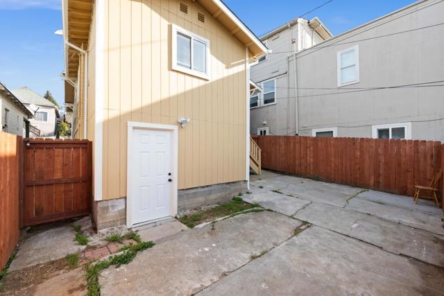 637 Maine Street, Vallejo CA: https://media.crmls.org/mediaz/a4b2406e-53d8-4345-af98-dc6c0863b54b.jpg