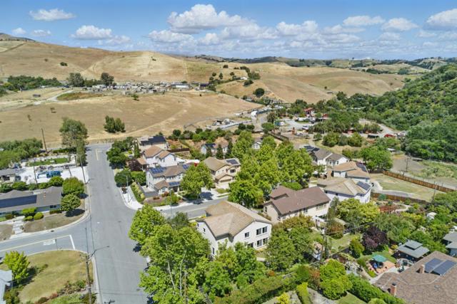 1353 Cristal Court, San Jose CA: https://media.crmls.org/mediaz/a4b27f65-81aa-4dee-8184-8fbcd431705f.jpg