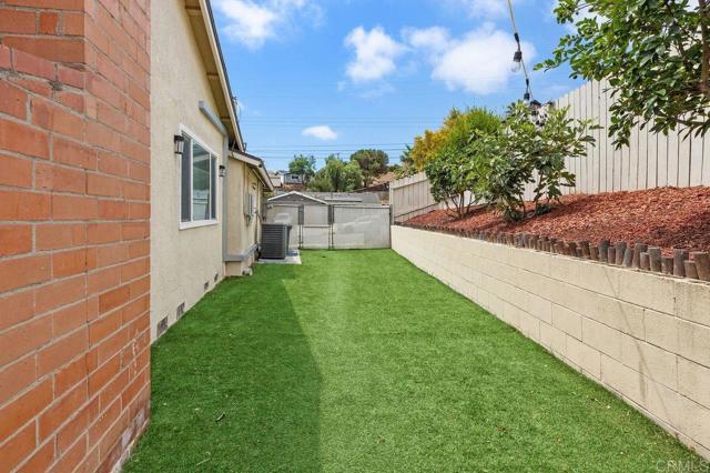 833 Halecrest Drive, Chula Vista CA: https://media.crmls.org/mediaz/a4b2e3b1-585d-4d7e-a8dd-616fdd32d31a.jpg