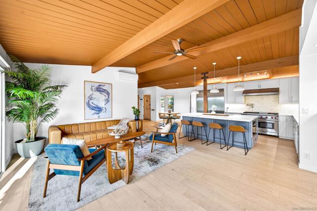 660 Cabrillo Ave, Coronado CA: https://media.crmls.org/mediaz/a4b30340-759f-4cda-9b9a-619557bdbf5f.jpg