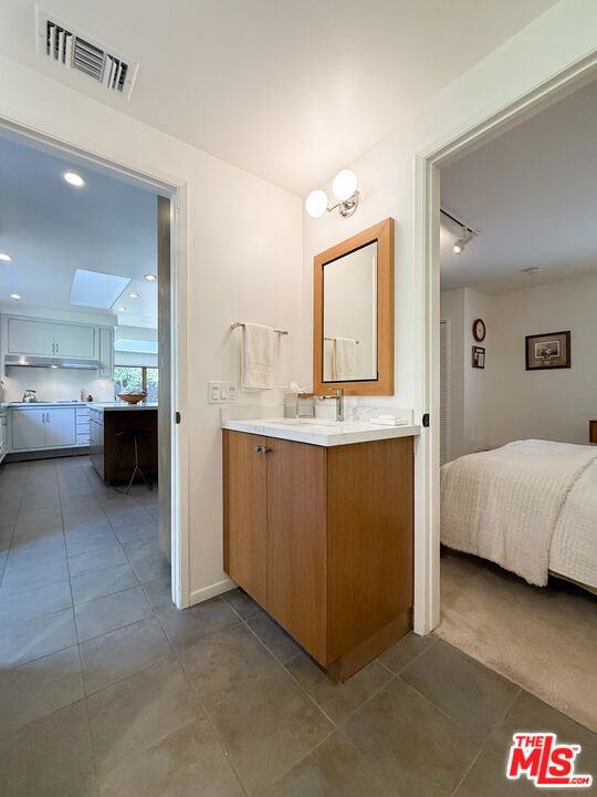 30612 Sicomoro Drive, Malibu CA: https://media.crmls.org/mediaz/a4b3a2d0-ecad-40eb-8049-c17849a883bb.jpg
