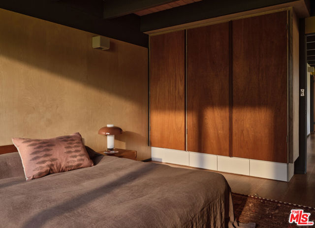 2052 Mayview Drive, Los Angeles CA: https://media.crmls.org/mediaz/a4b3d487-5201-4b08-801b-836d8690ae6c.jpg