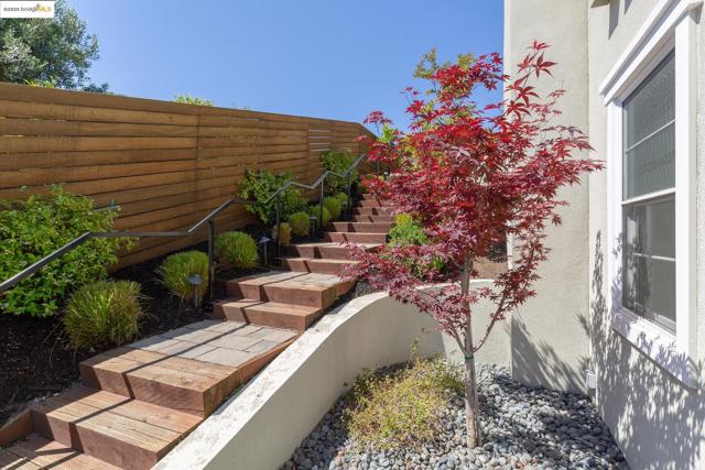 63 Tomcat Way, Orinda CA: https://media.crmls.org/mediaz/a4b3e068-7f46-44ad-a2a2-ef24e7ef85ed.jpg