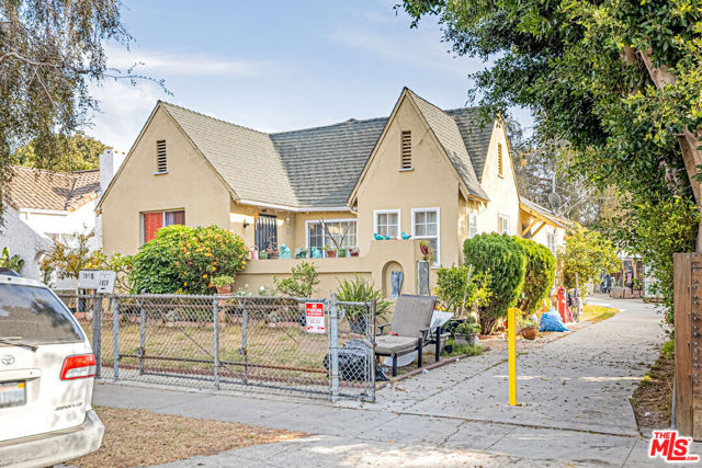1618 S Burnside Avenue, Los Angeles CA: https://media.crmls.org/mediaz/a4b417f4-9f92-48ce-8b56-d8d7c59b4cc3.jpg