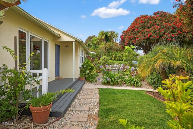 425 Rancho Drive, Ventura CA: https://media.crmls.org/mediaz/a4b66837-bc74-4e5b-bc7a-b6df6be03982.jpg