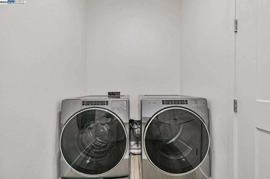 https://media.crmls.org/mediaz/a4b72af5-b1ce-4808-a0a9-10443cbdbf3e.jpg?preset=X-Large