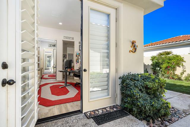 80240 Merion, La Quinta CA: https://media.crmls.org/mediaz/a4b7c4f1-66d0-4c07-9d2a-60ef338550f9.jpg