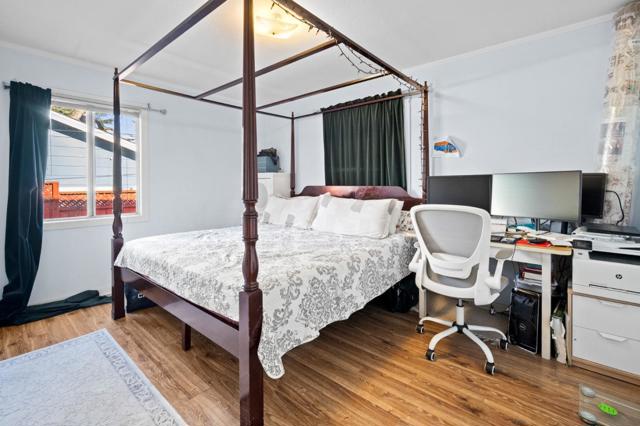 2066 Sterling Avenue, Menlo Park CA: https://media.crmls.org/mediaz/a4b7ea8d-e0c2-4f54-bf07-890e3d5a1050.jpg