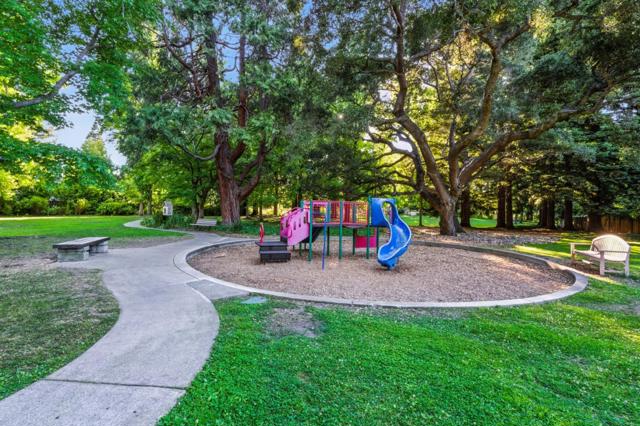 213 Yarborough Lane, Redwood City CA: https://media.crmls.org/mediaz/a4b81b0c-b176-478a-9d57-7167ff8a2f35.jpg