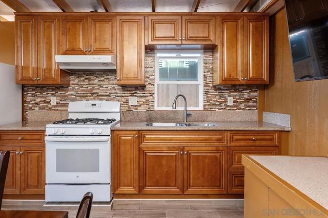 Image 25 of 27 For 10343 Greenford Dr