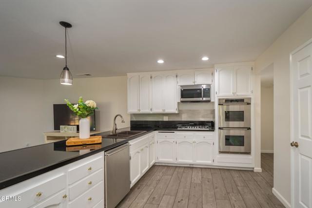 Detail Gallery Image 12 of 38 For 1901 Ivanhoe Ave, Oxnard,  CA 93030 - 3 Beds | 2/1 Baths