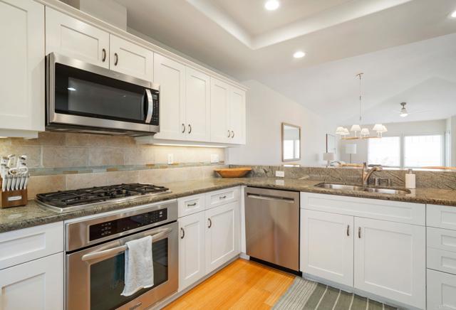 2010 Cambridge Avenue, Cardiff by the Sea CA: https://media.crmls.org/mediaz/a4b934e8-f2f3-4275-bf39-cd39ada9e476.jpg