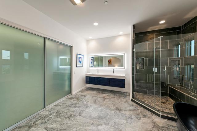 30330 Via Maria Elena, Bonsall CA: https://media.crmls.org/mediaz/a4b9c370-2e8b-4871-8933-22f04309a548.jpg