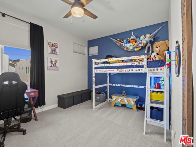 27717 Knoll View Place, Valencia CA: https://media.crmls.org/mediaz/a4b9d52c-f400-4be4-846e-d44d064751b7.jpg
