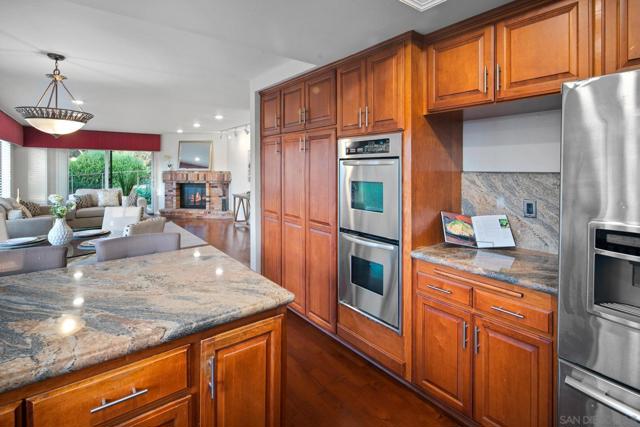 1586 Kimberly Woods Dr, El Cajon CA: https://media.crmls.org/mediaz/a4ba25ad-4eed-4c1e-be26-12721c938430.jpg