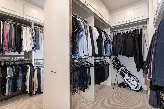 700 Front St, San Diego CA: https://media.crmls.org/mediaz/a4ba50c6-d961-4ff4-86d4-90989bd2ba48.jpg