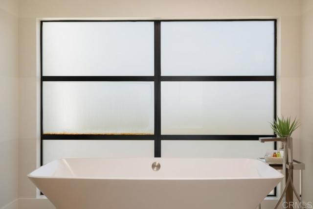 Detail Gallery Image 17 of 36 For 1632 Brahms Rd, Cardiff By The Sea,  CA 92007 - 4 Beds | 4 Baths