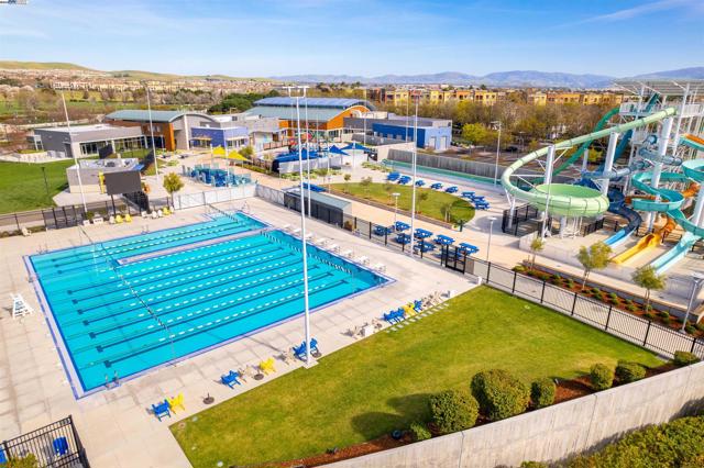 4206 Sunset View Dr, Dublin CA: https://media.crmls.org/mediaz/a4bb52ba-b678-4138-9415-79f5f9ac7c18.jpg