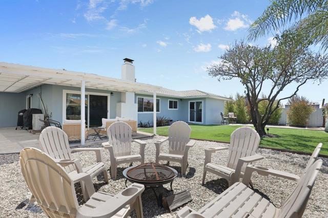 972 Maria Way, Chula Vista CA: https://media.crmls.org/mediaz/a4bb59f0-f1d6-4b20-8376-426d964d4104.jpg