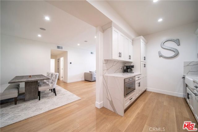 306 Bora Bora Way, Marina del Rey CA: https://media.crmls.org/mediaz/a4bbd932-5cac-437b-becb-e85a7a7a851f.jpg