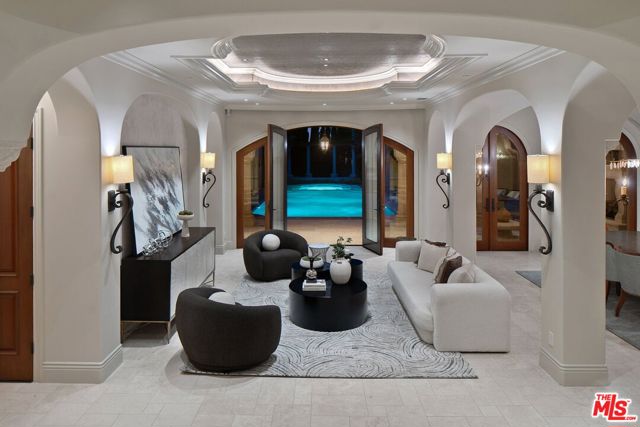 6882 Arizona Avenue, Los Angeles CA: https://media.crmls.org/mediaz/a4bc4e5a-6f56-47f0-9c80-fd5034b69732.jpg