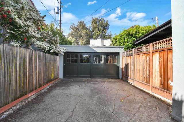 1137 Capuchino Avenue, Burlingame CA: https://media.crmls.org/mediaz/a4bca610-7b5a-42a1-a425-26dcb6180dbd.jpg