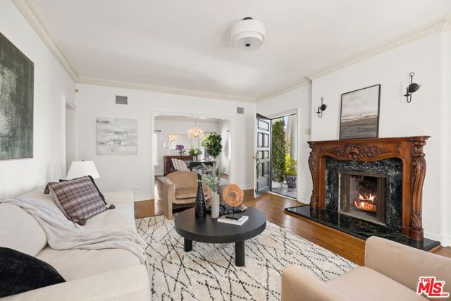 3067 Motor Avenue, Los Angeles CA: https://media.crmls.org/mediaz/a4bd35dd-649f-4b03-825c-7210bfed1823.jpg