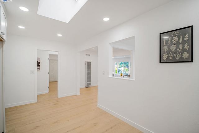 18760 Sandy Rd, Castro Valley CA: https://media.crmls.org/mediaz/a4bda3d5-6a7c-41e1-a93b-371817203374.jpg