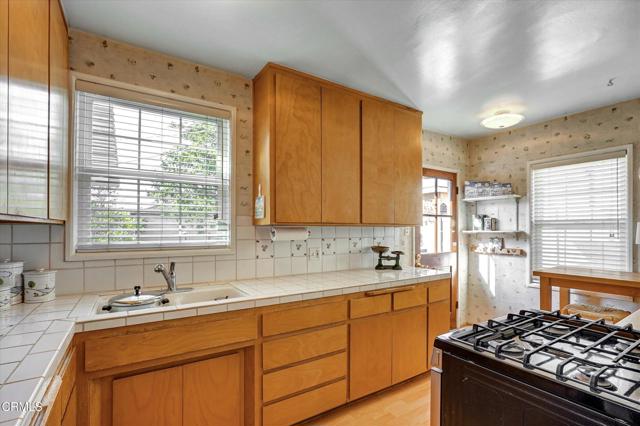 Detail Gallery Image 12 of 32 For 6611 Denny Ave, North Hollywood,  CA 91606 - 3 Beds | 1 Baths