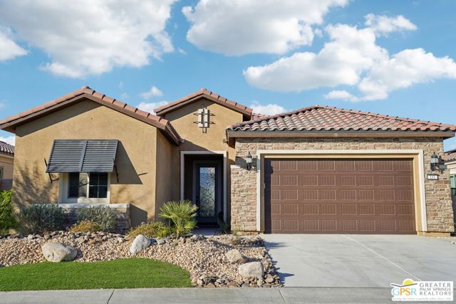 101 Zinfandel, Rancho Mirage CA: https://media.crmls.org/mediaz/a4be4f89-6913-4d05-8fde-e951899f366e.jpg