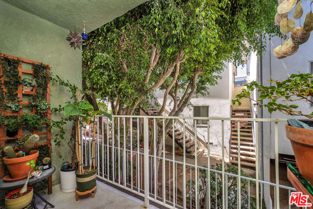 428 Hill Street, Santa Monica CA: https://media.crmls.org/mediaz/a4be9060-7aaf-40ef-94bd-a53718641519.jpg