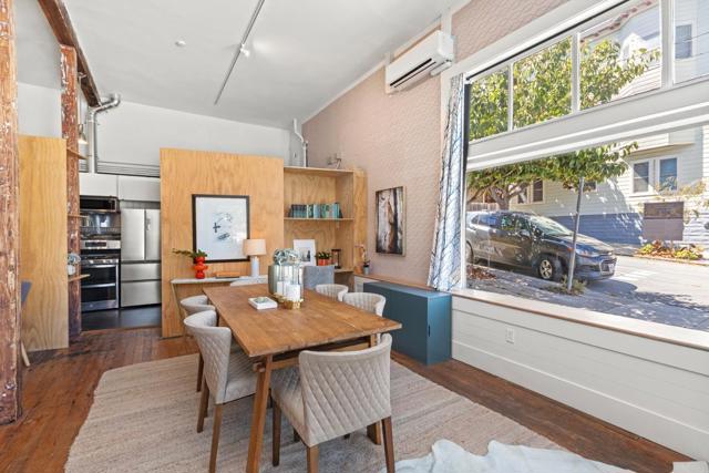 950 Noe Street, San Francisco CA: https://media.crmls.org/mediaz/a4bff96a-06df-4017-849d-7a879063a15d.jpg