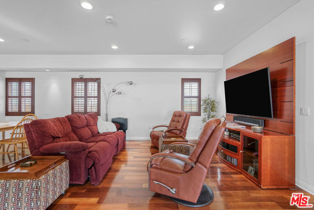 10943 Barman Avenue, Culver City CA: https://media.crmls.org/mediaz/a4c02edf-dbd9-45f3-9596-025fc0b3278f.jpg