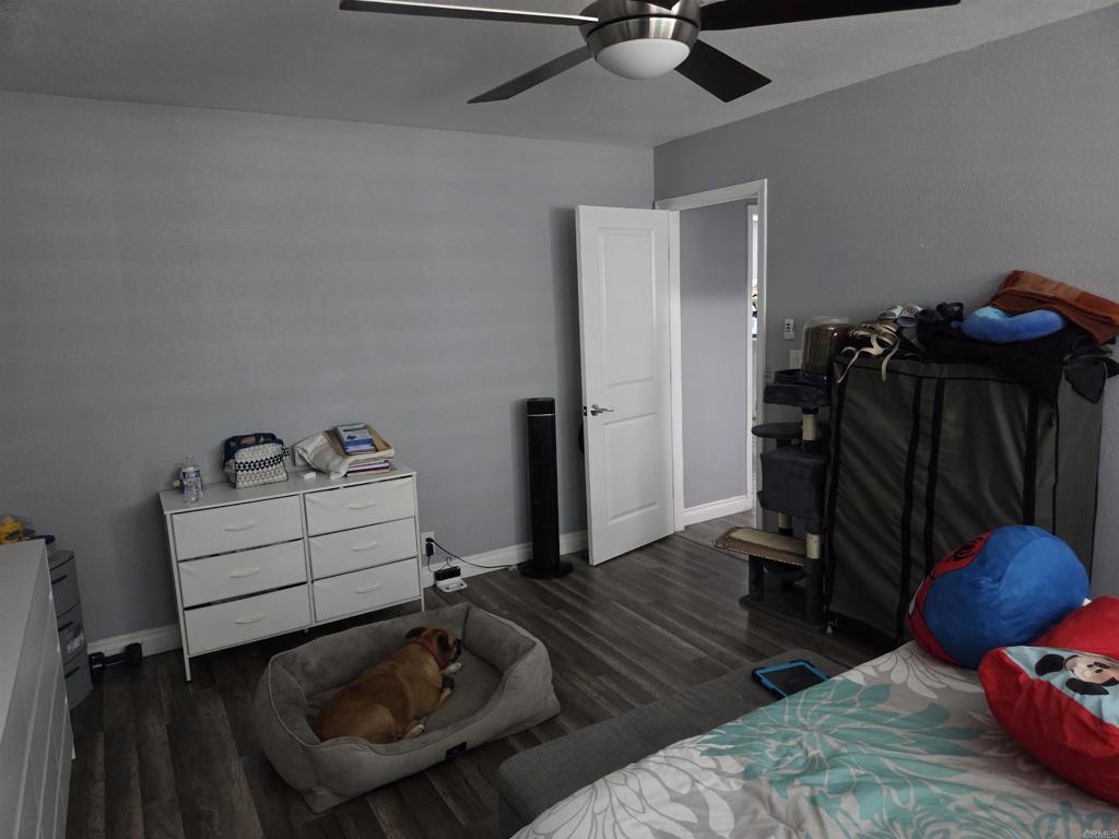 https://media.crmls.org/mediaz/a4c06656-7045-47ba-959b-3c960595d130.jpg?preset=X-Large