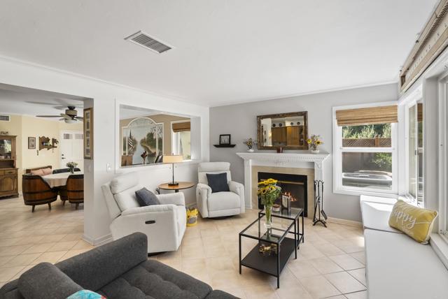 Detail Gallery Image 9 of 47 For 4989 Corte Playa Encino, San Diego,  CA 92124 - 4 Beds | 2/1 Baths