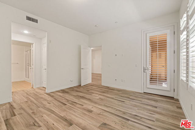 4050 Glencoe Avenue, Marina del Rey CA: https://media.crmls.org/mediaz/a4c09573-cc05-4c1e-ac68-c853ffcaed5d.jpg