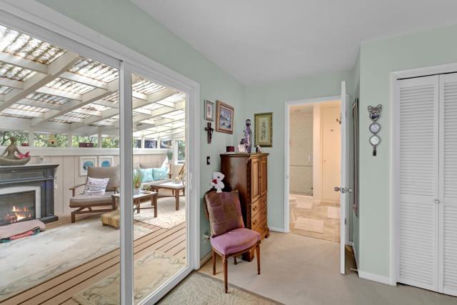 6 Stratford Place, Monterey CA: https://media.crmls.org/mediaz/a4c12868-77c8-4550-8232-c0d945851fc9.jpg